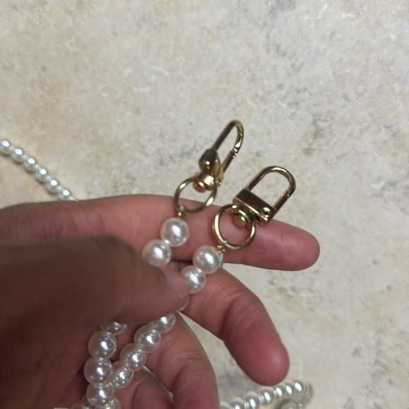 Elegant White Faux Pearl Bag Chain 43.3inches - Gold Hardware - Picture 5 of 5